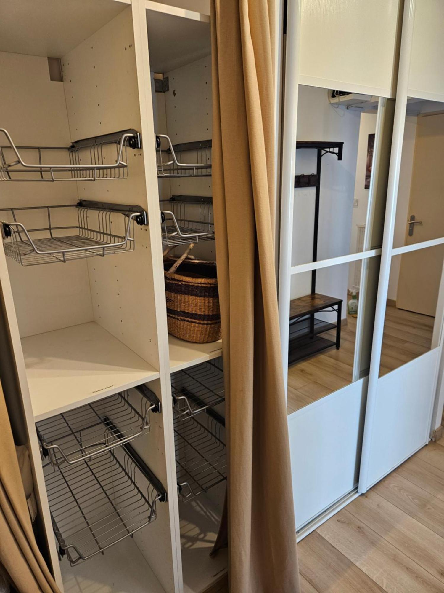 Chambre En Colocation Fille, Proche Mer, Climatisation Toulon Luaran gambar