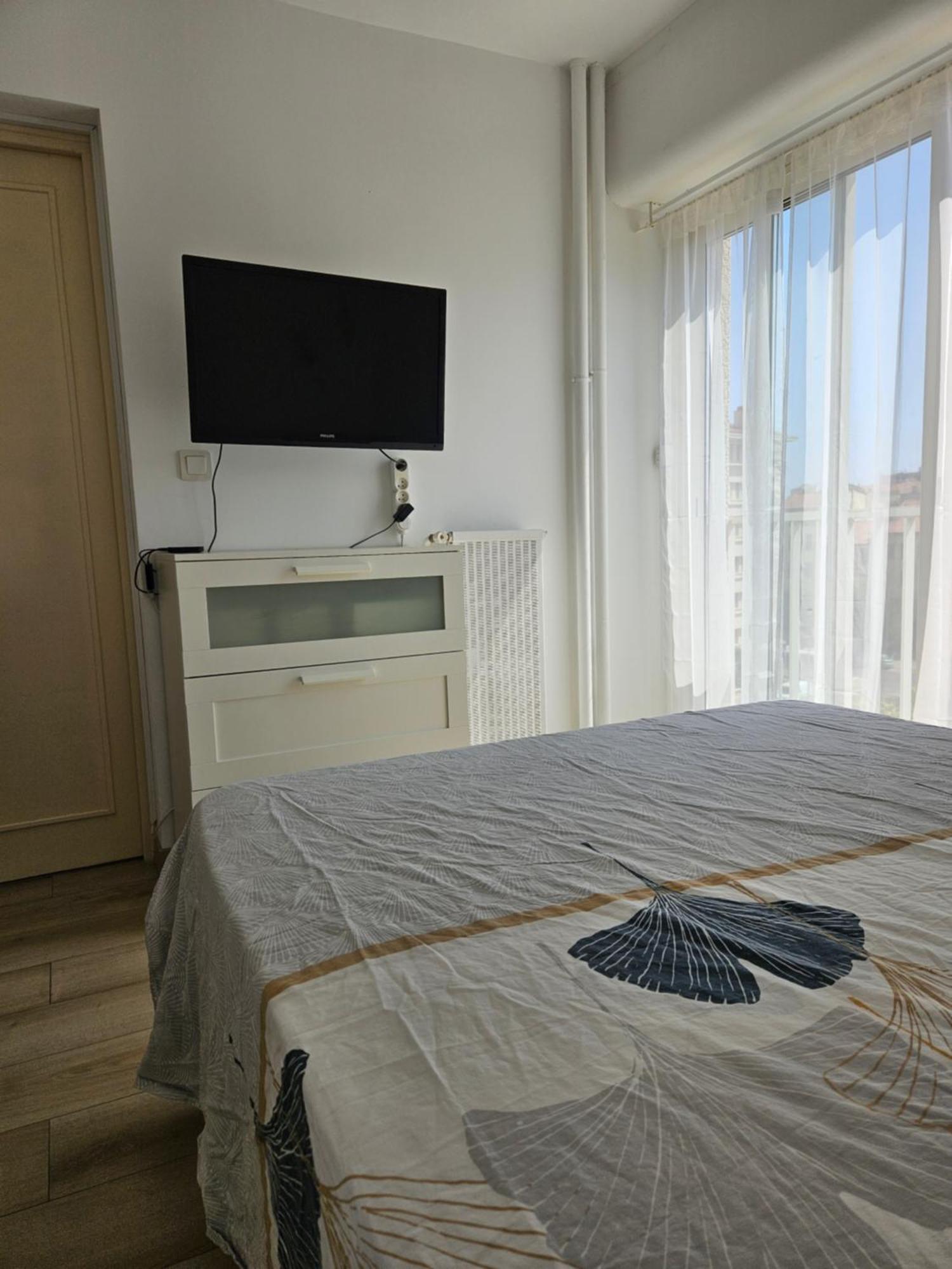 Chambre En Colocation Fille, Proche Mer, Climatisation Toulon Luaran gambar