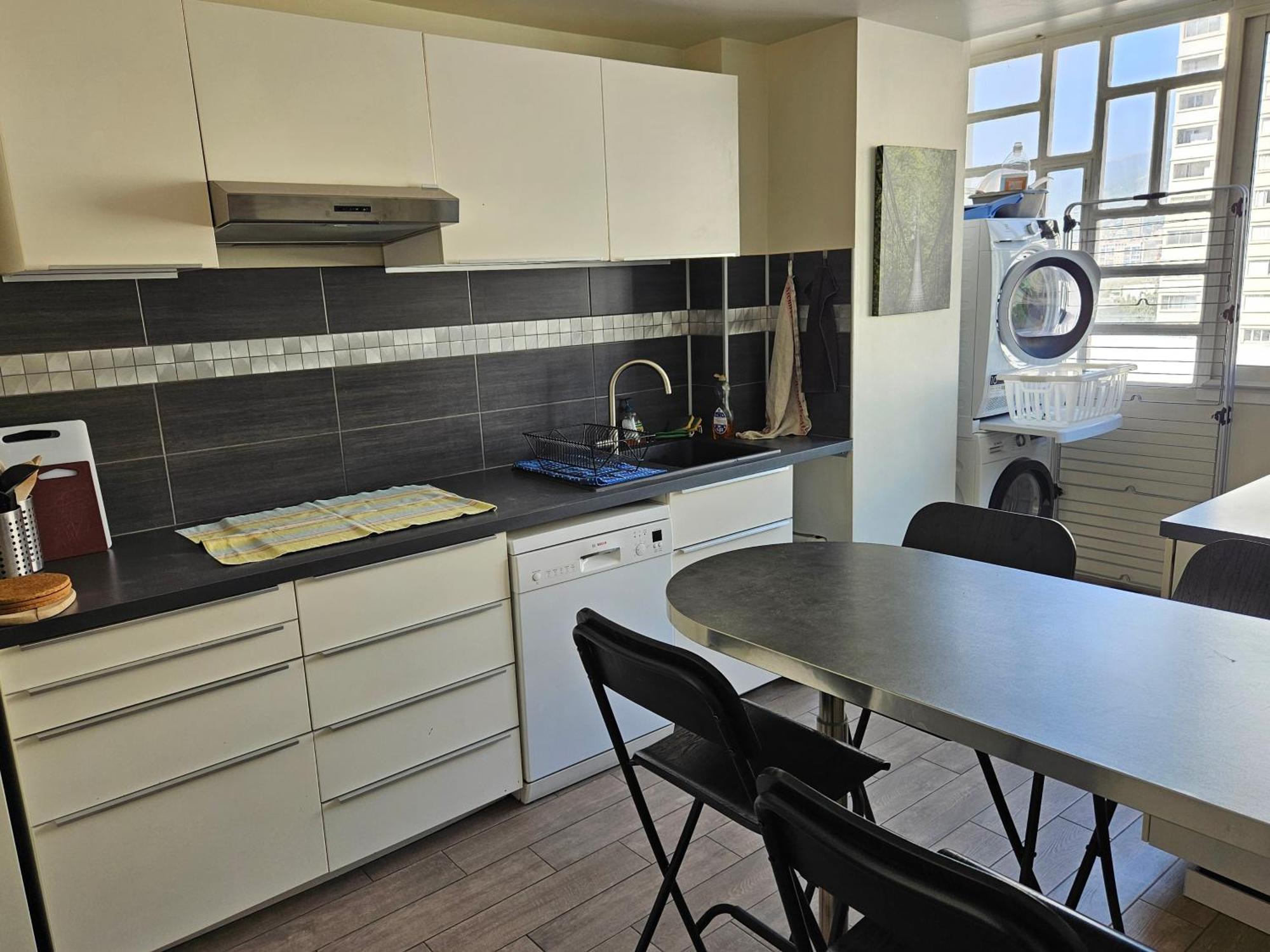 Chambre En Colocation Fille, Proche Mer, Climatisation Toulon Luaran gambar