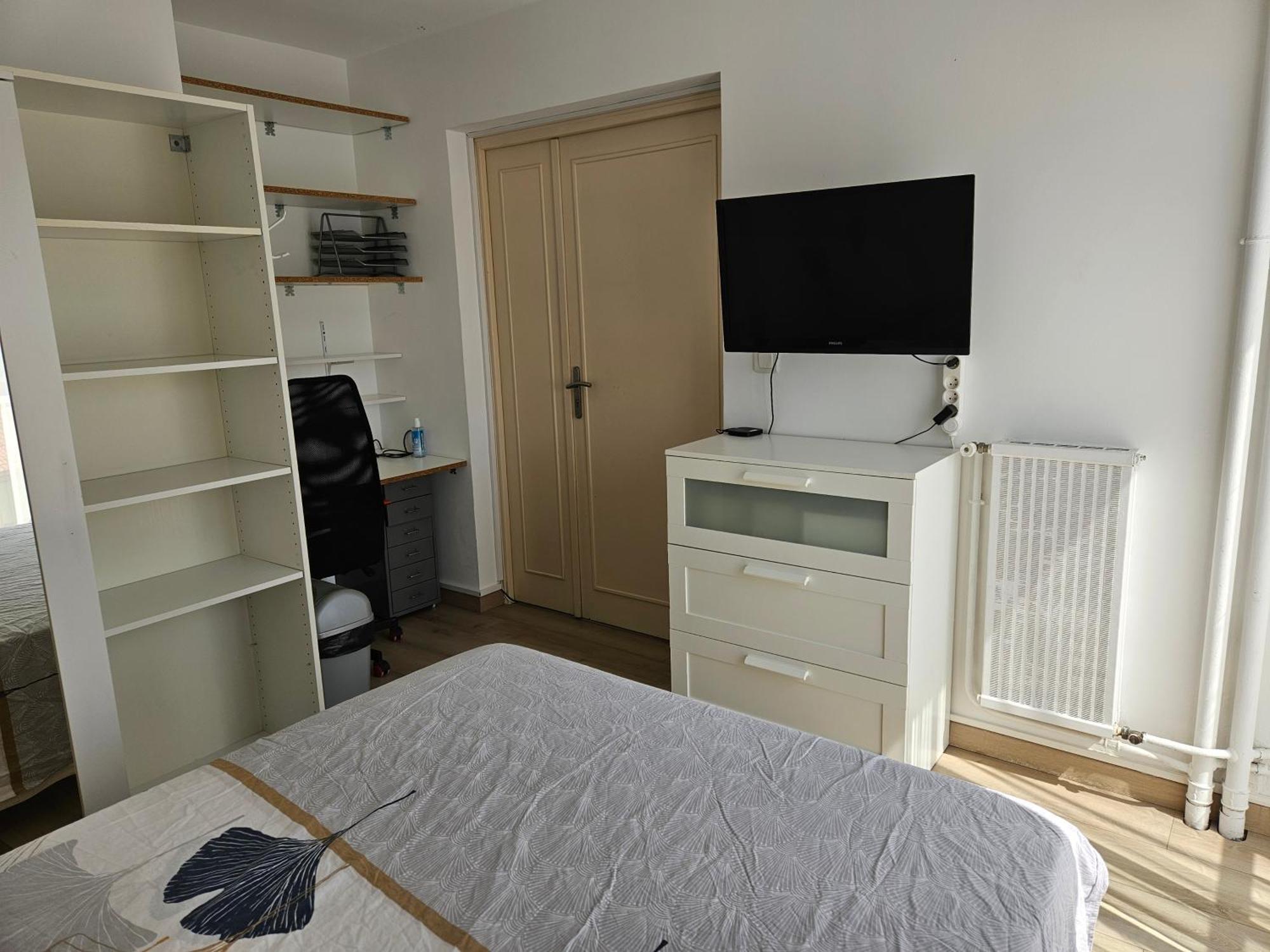 Chambre En Colocation Fille, Proche Mer, Climatisation Toulon Luaran gambar