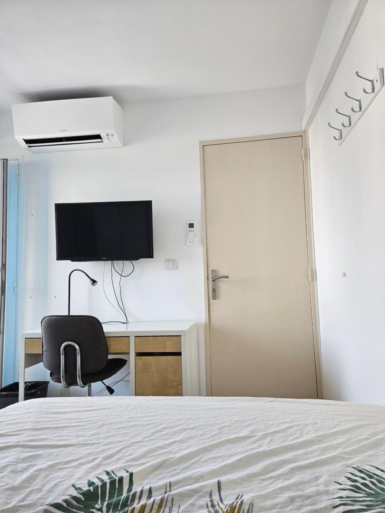 Chambre En Colocation Fille, Proche Mer, Climatisation Toulon Luaran gambar