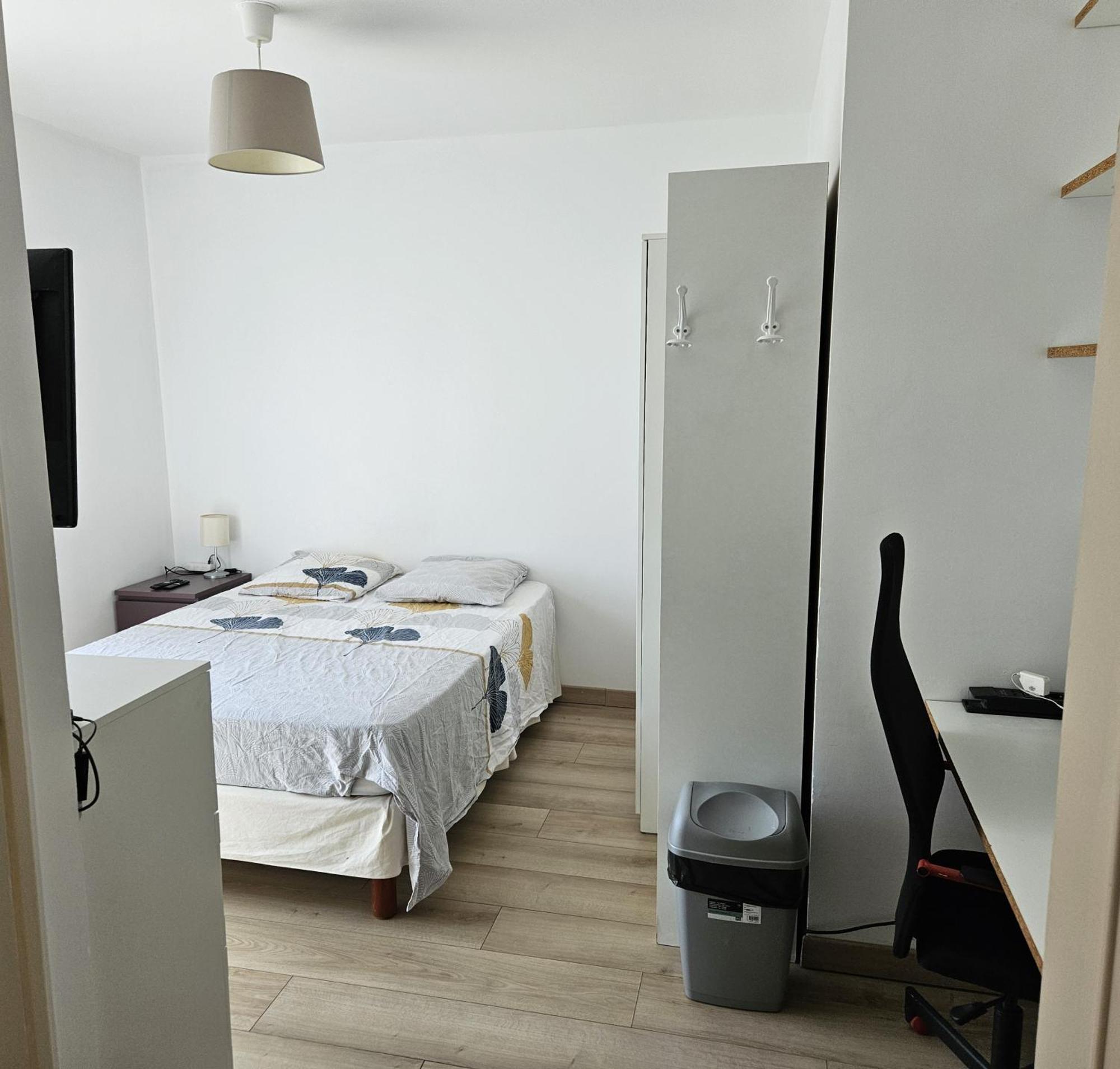 Chambre En Colocation Fille, Proche Mer, Climatisation Toulon Luaran gambar