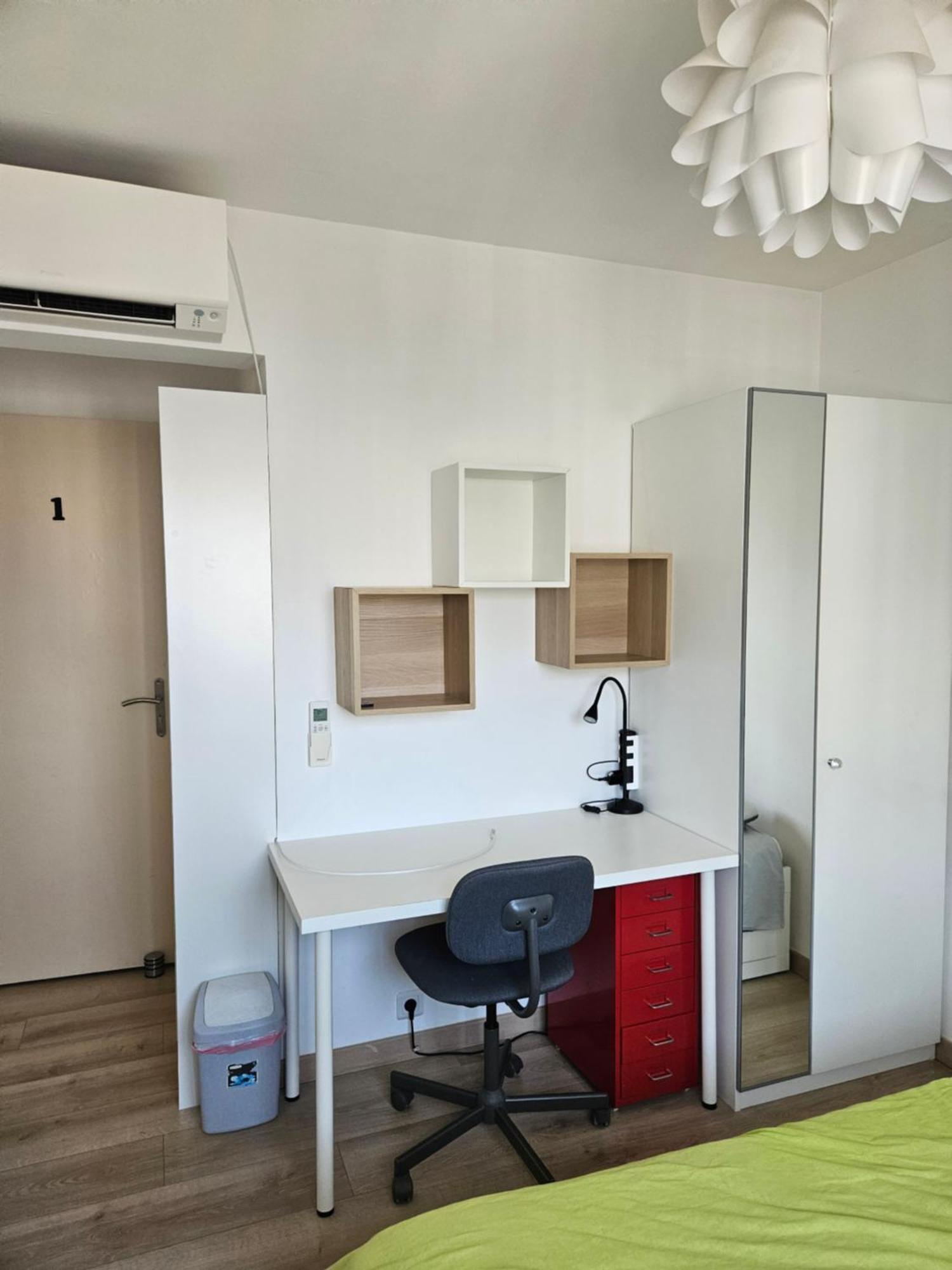 Chambre En Colocation Fille, Proche Mer, Climatisation Toulon Luaran gambar