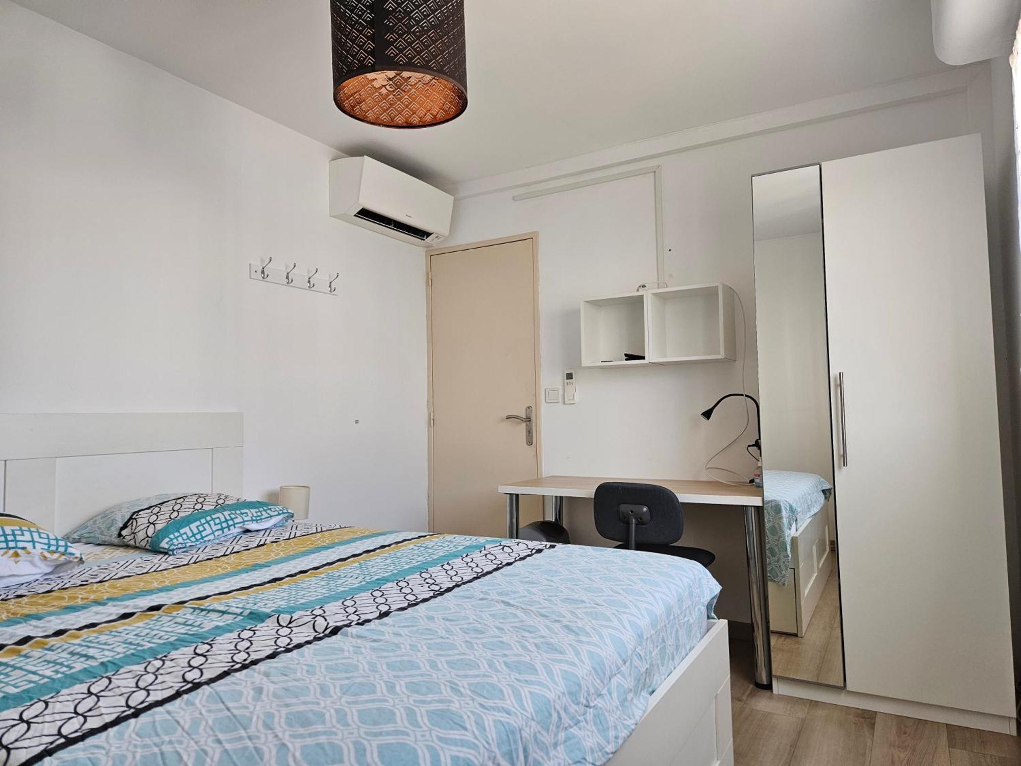 Chambre En Colocation Fille, Proche Mer, Climatisation Toulon Luaran gambar