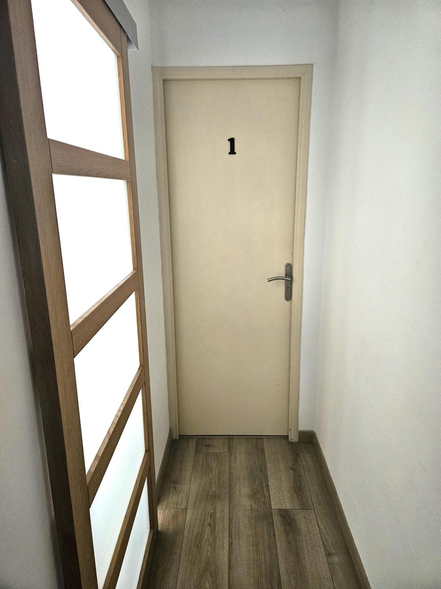 Chambre En Colocation Fille, Proche Mer, Climatisation Toulon Luaran gambar