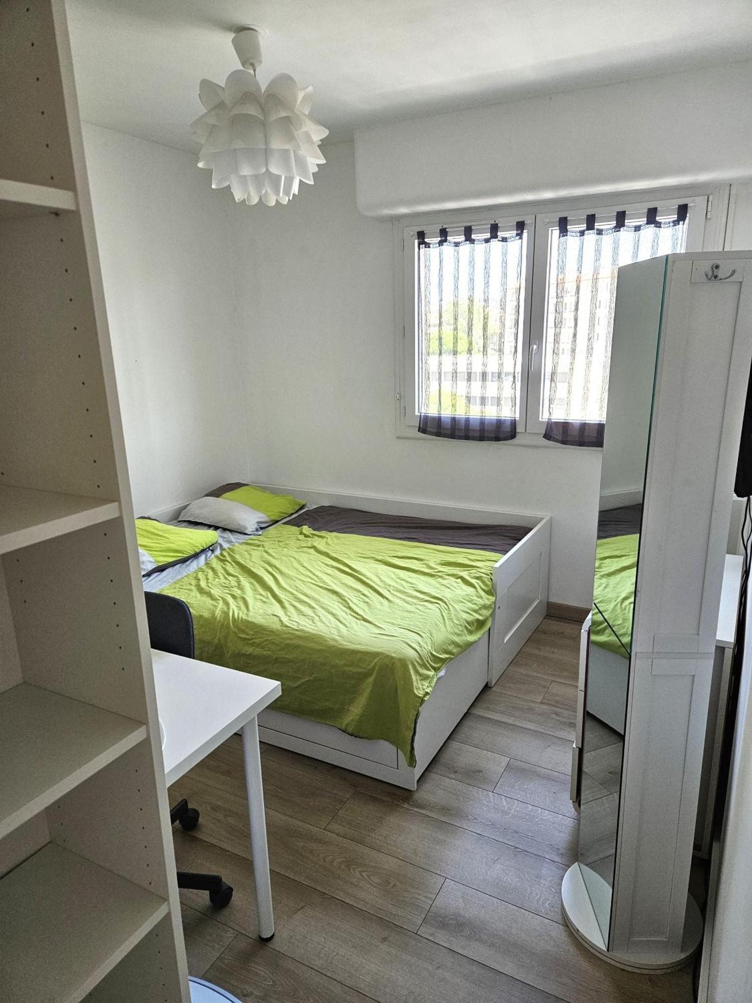 Chambre En Colocation Fille, Proche Mer, Climatisation Toulon Luaran gambar