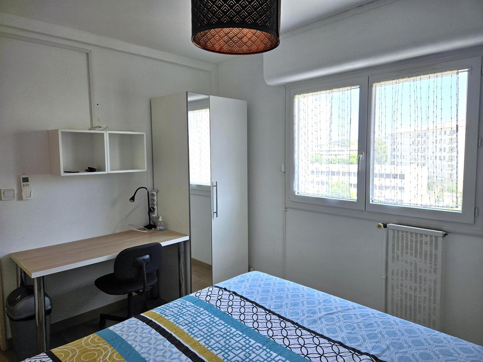 Chambre En Colocation Fille, Proche Mer, Climatisation Toulon Luaran gambar